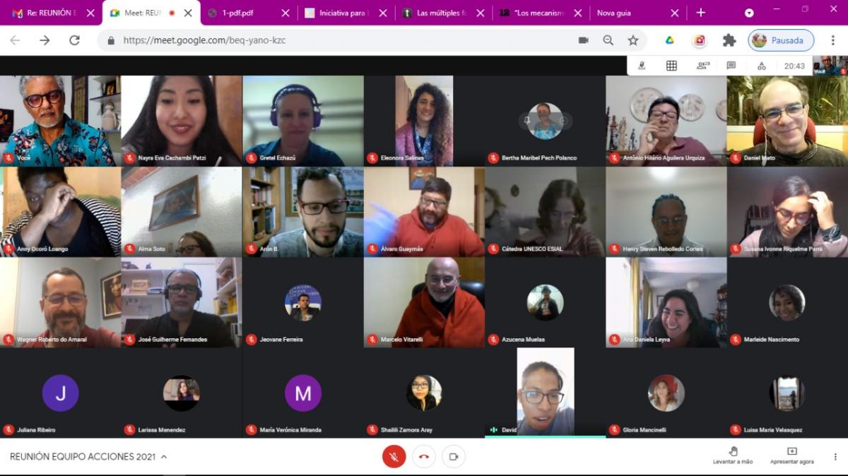 tela do google meet com participantes de reunião online