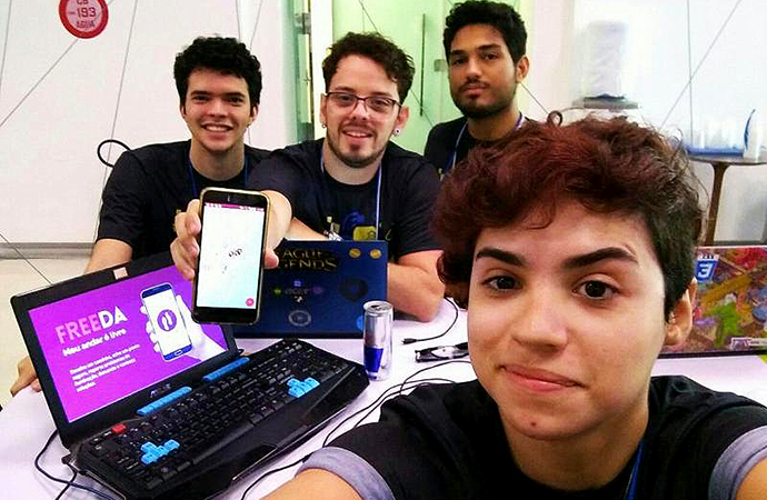 Estudantes da UFRPE vencem hackaton "Hacker Cidadão"