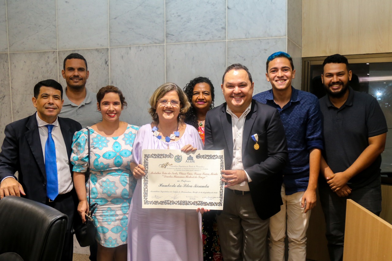 professor Humberto com Teresa Leitão e convidados